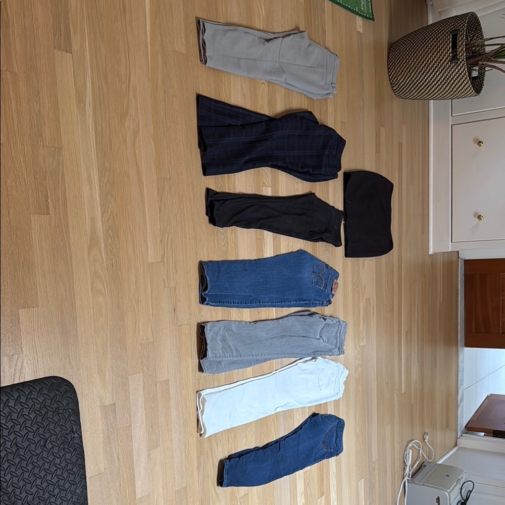 Lot Women's Pants Bundle - Denim, Gray, Black, Navy, White